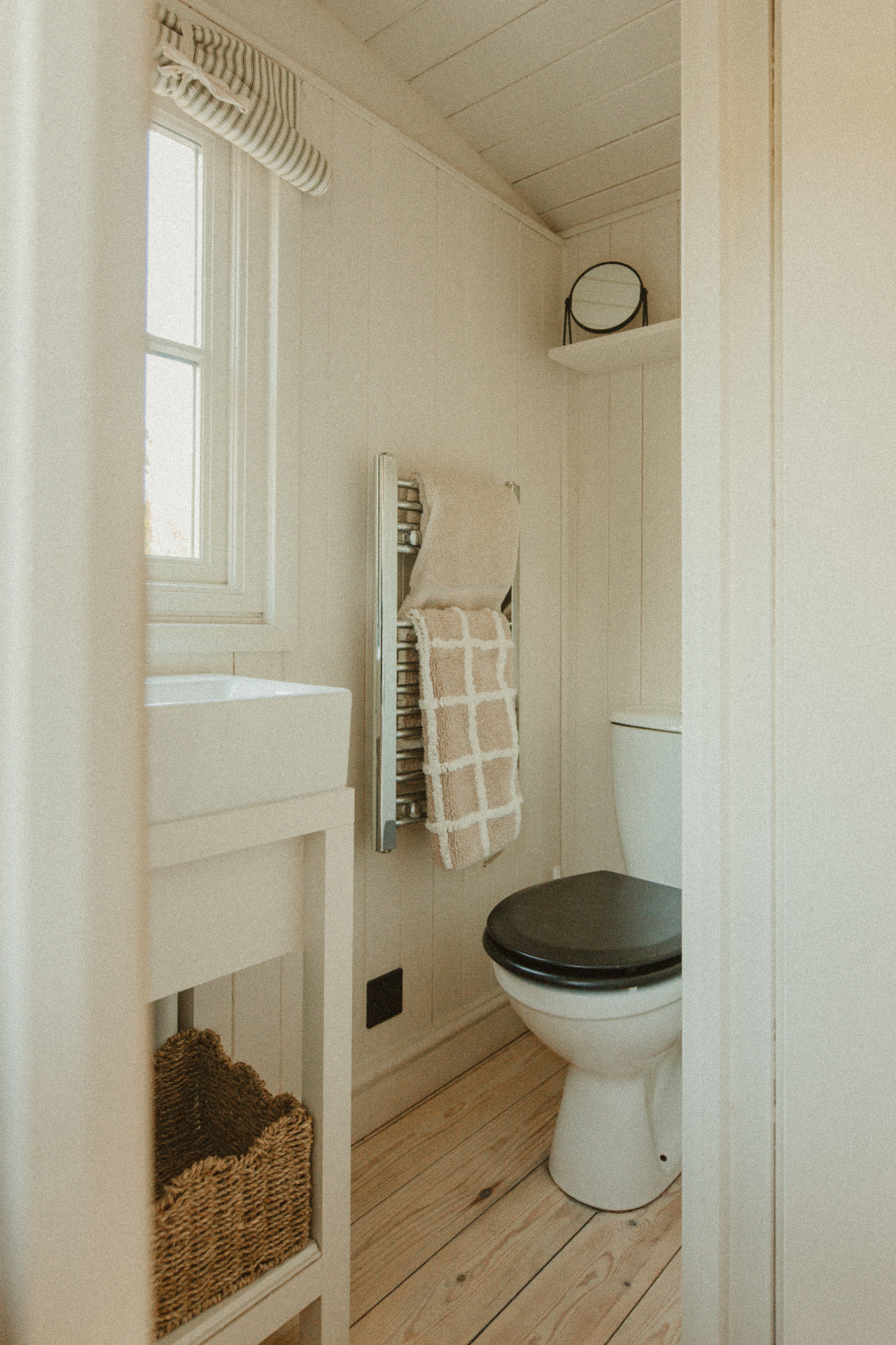 Fern - en-suite bathroom with toilet and heated towel rail